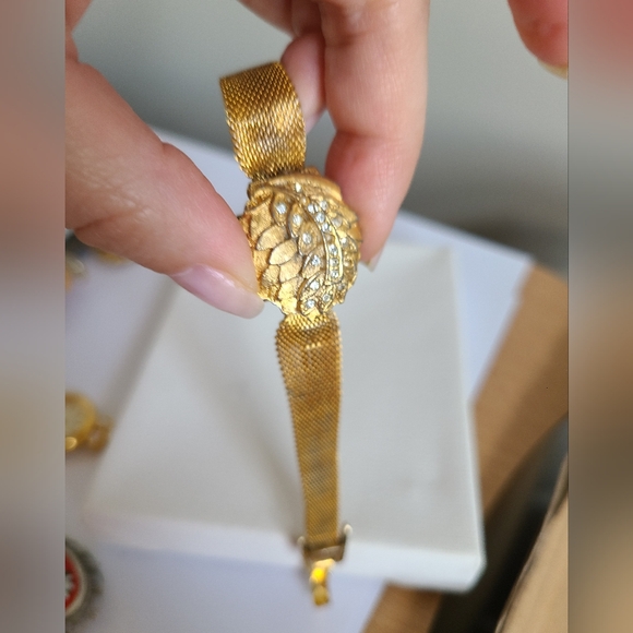 Vintage Lausanne 17 Jewels Gold Crystal Leaf Square Face Wind Up Watch Bracelet - Picture 5 of 11